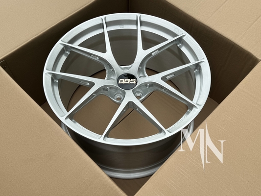 BBS FI R عجلات في الفضة المفرشحة للبيع GT3 M2 أطراف مصنعة خصيصا متاحة