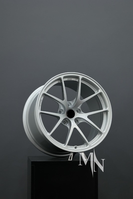 عجلات BBS RI D مزورة خصيصًا لـ BMW F10 M5 سبيكة المنافسة