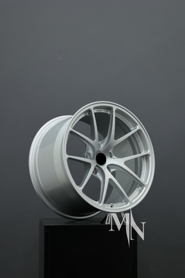 عجلات BBS RI D مزورة خصيصًا لـ BMW F10 M5 سبيكة المنافسة