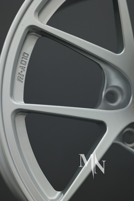 عجلات BBS RI D مزورة خصيصًا لـ BMW F10 M5 سبيكة المنافسة