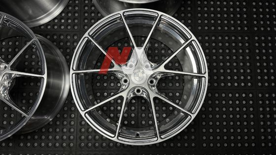 عجلات BMW Forged مصقولة فضية وجه مصقول لـ F87 F80 F82 F90 M2 M3 M4 M5