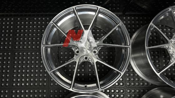 عجلات BMW Forged مصقولة فضية وجه مصقول لـ F87 F80 F82 F90 M2 M3 M4 M5