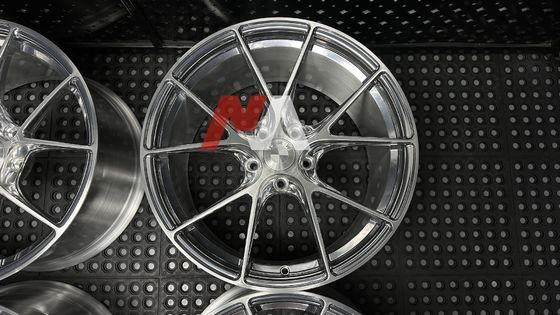 عجلات BMW Forged مصقولة فضية وجه مصقول لـ F87 F80 F82 F90 M2 M3 M4 M5