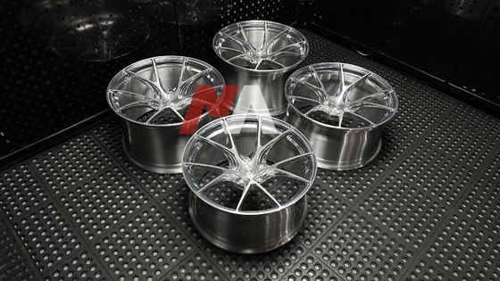 عجلات BMW Forged مصقولة فضية وجه مصقول لـ F87 F80 F82 F90 M2 M3 M4 M5