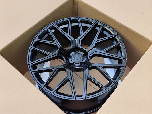 روهانا RFX10 ساطين أسود عجلات مزورة للكورفيت C8